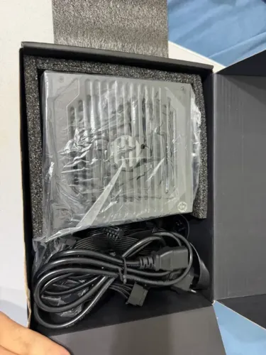 Fonte 750w 80 plus bronze pichau nidus com caixa e nf