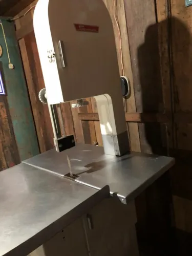 Serra fita para carnes profissional