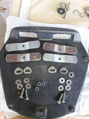 Base baú pro tork+Kit Parafuso Ferragem Fixação Base Bau Givi Monolock Monokey