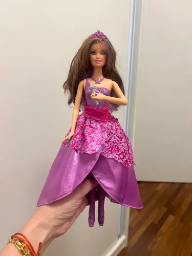 Barbie Princesa Keira do Filme a Princesa e o Popstar