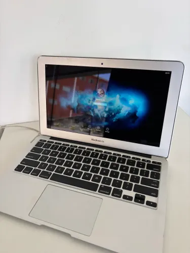 MacBook Air 11" (2010) - macOS Catalina