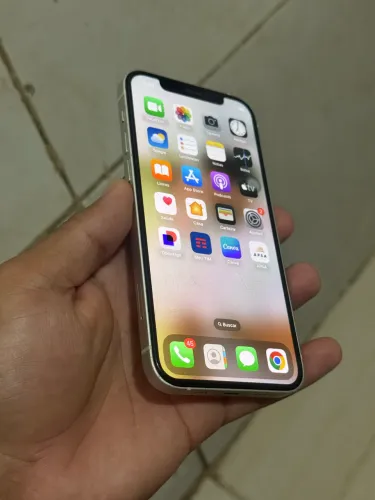 iPhone 12 em perfeito estado