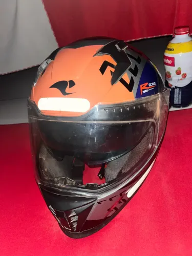 Capacete racing tech número 60 semi novo capacete quase não usado fica mais guardado 