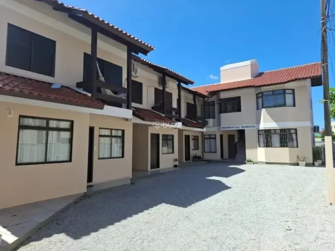 Apartamento de 2 Dormitórios para Locação na Lagoa da Conceição - Florianópolis
