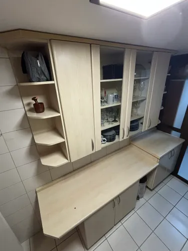Cozinha completa com tampo de granito