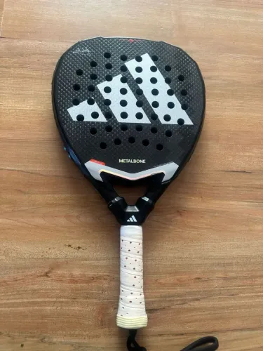 Raquete adidas metalbone 2025