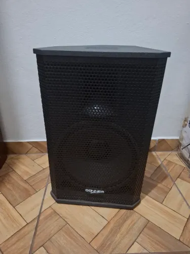 Caixa de som e 2 microfone