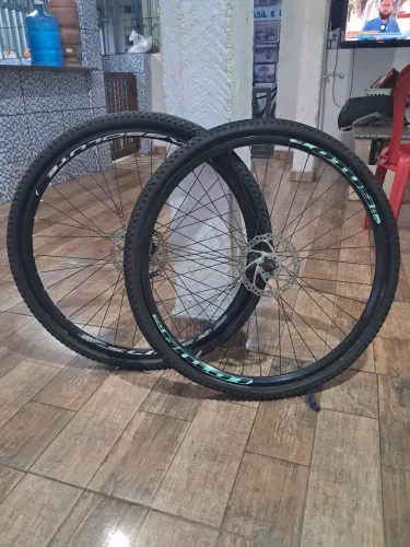 1 pneu de bicicleta, Aro 29