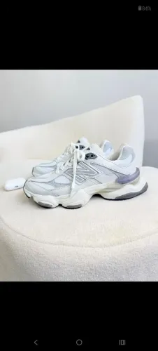 New Balance 9060 cinza claro e branco