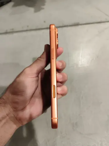 iPhone 17 pro max laranja