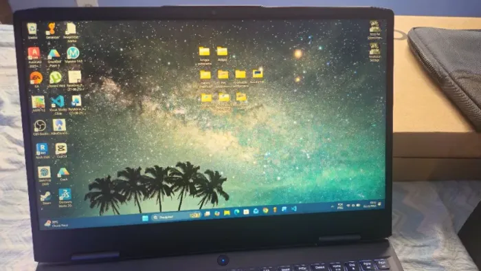 Notebook gamer Lenovo LOQ 16 Gb de RAM com RTX 2050