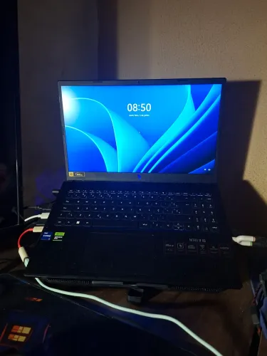 Acer nitro v15 i7 RTX 4050