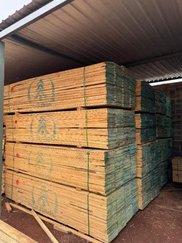 Tábuas de pinus 30cm 29$ a peça
