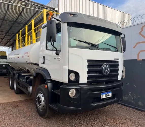 VW 26.280 ano 2019, 6x4, com tanque Pipa Bombeiro Gascom de 16.000 litros, em MT
