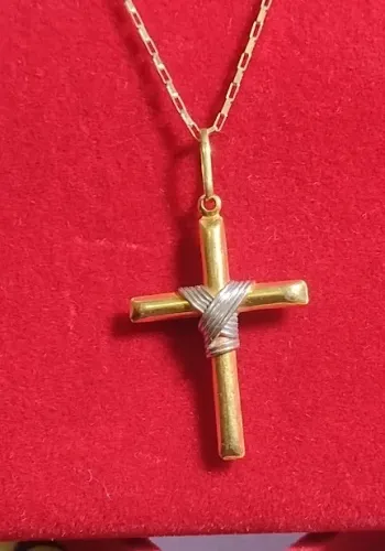 Pingente Ouro 18 Kilates Com Detalhes Ouro Branco Peso 1.80 Gramas 29 mm