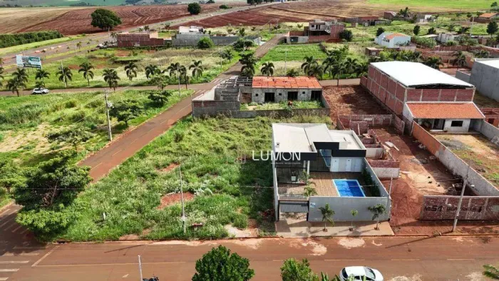 Área com espaço de lazer completo + potencial de construção