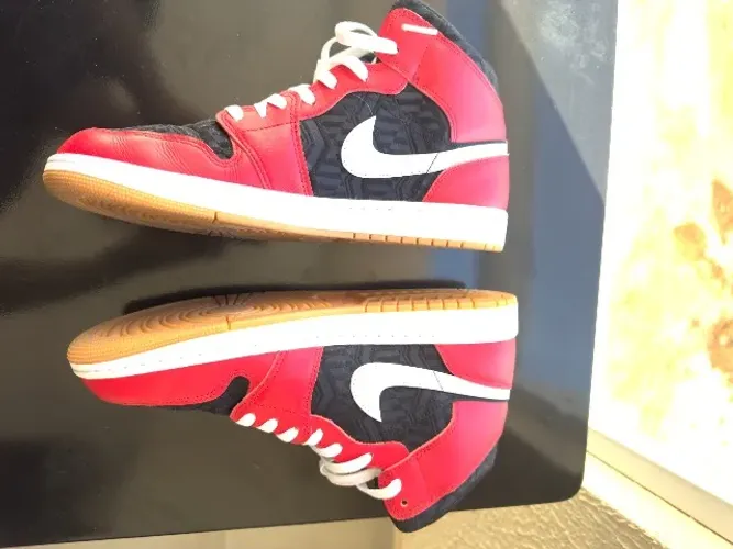 Air Jordan 1 Mid Christmas 44