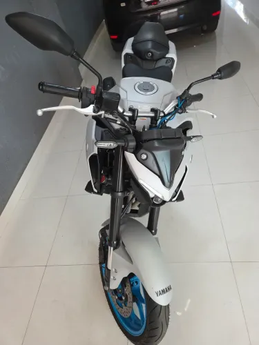 Moto de garagem