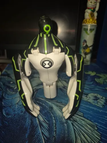 Boneco Ben 10 Nave Veículo Ultra T Original Bandai 2007
