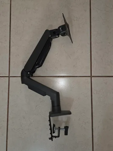 Braço articulado para monitor
