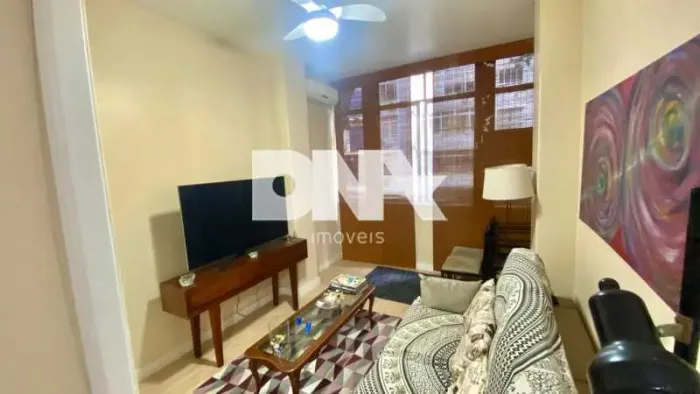 Apartamento - / Residencial / Leme