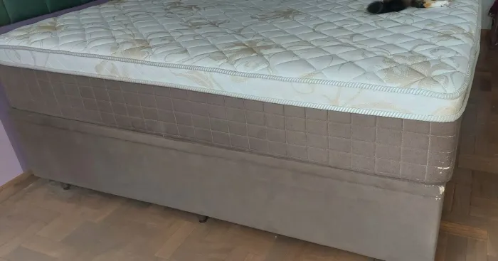 Vende-se cama casal com box baú