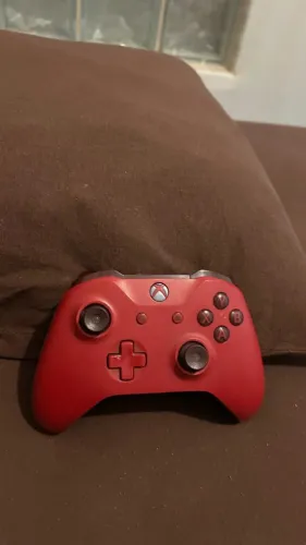 Controle Xbox one vermelho usado