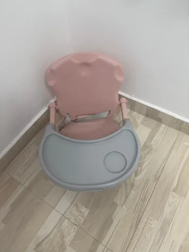 Cadeira de alimentação infantil