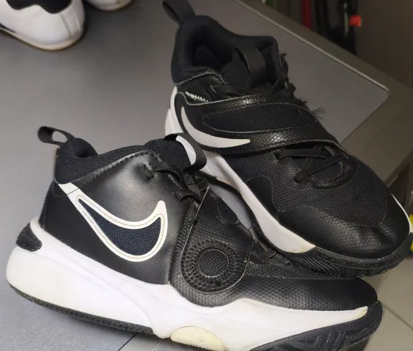 Tênis Nike Team Hustle D11 Original - Nº 35
