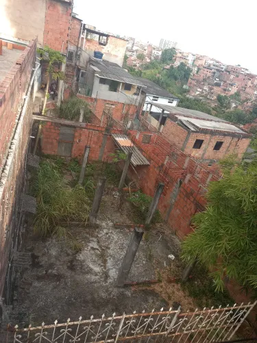TERRENO EM CONSTRUÇÃO