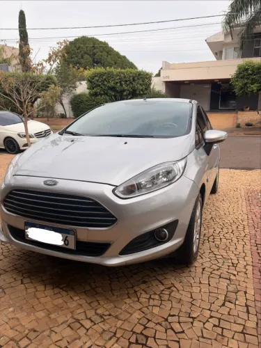 Ford Fiesta 1.6 16V Flex Aut. 5P 2014