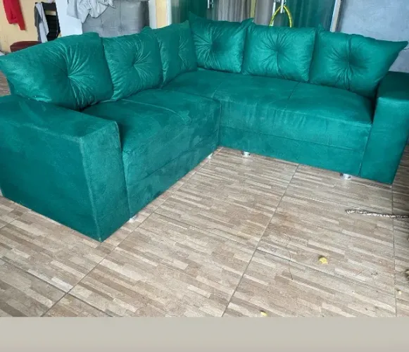 SOFÁ . Pronta entrega . De canto