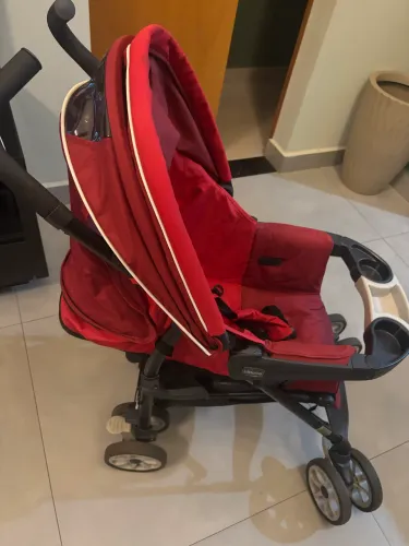 Carrinho de bebê Neuvo Chicco vermelho excelente estado