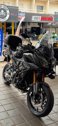 Tracer 900GT 2024 cinza com 11.000 km
