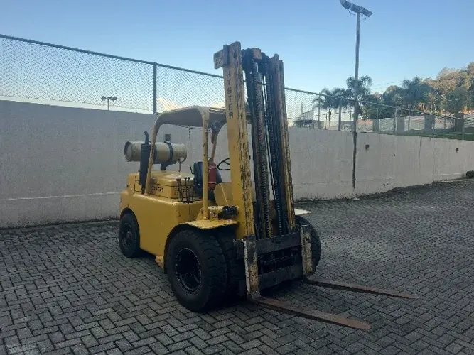 EMPILHADEIRA HYSTER H80J A GÁS RODADO DUPLO