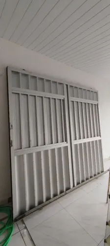PORTÃO DE ALUMÍNIO 