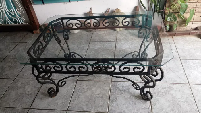 MESA DE FERRO TRABALHADO