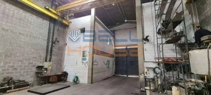 Galpão à Venda ou Locação, 470m² com 5 vagas | Vila são Pedro, Santo André/SP