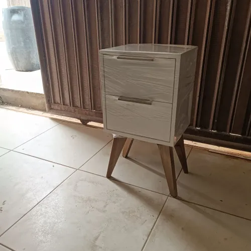 Mesa de cabiceira 