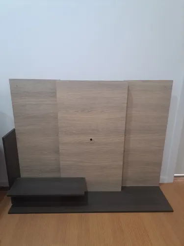 Vendo painel de TV bem conservado 120 de comprimento por 0.92 altura 