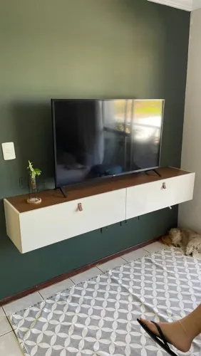 Rack suspenso para TV