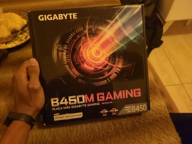 PLACA-MÃE GIGABYTE B450M GAMING AM4 NOVA?