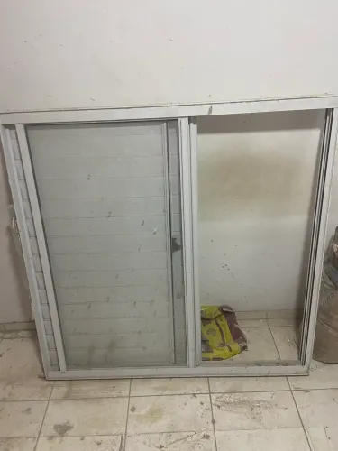 Janela (veneziana) 1,20m x 1,20m
