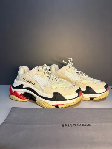 Tênis balenciaga - Triple S