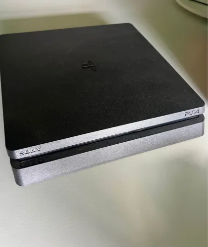 PLAYSTATION 4 - 1T
