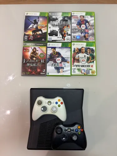 Xbox 360 S Slim 4GB - Console + 2 Controles | Funcionando