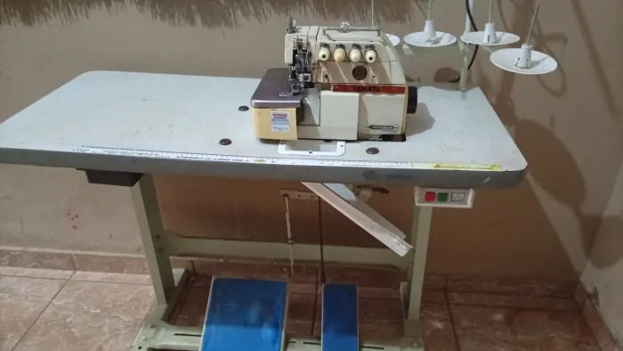 Máquina de costura 