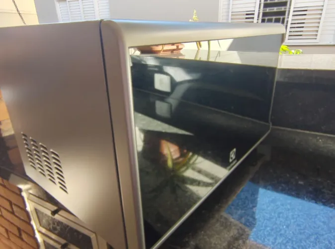 Micro-ondas Electrolux 31L Inox Espelhado MI41S - Usado