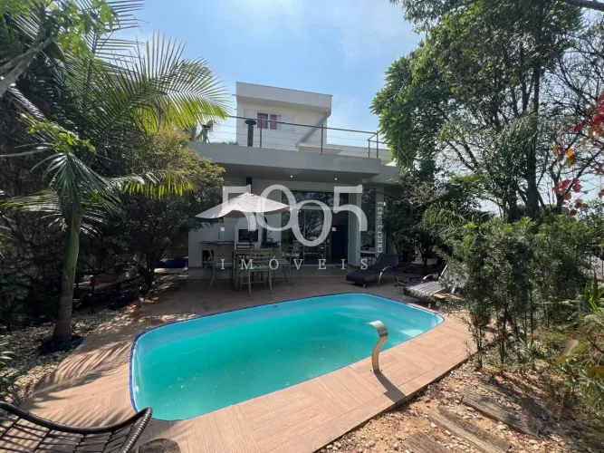 Casa em condomínio para alugar no Condomínio Theodora com 6 quartos, 7 vagas e 340m².