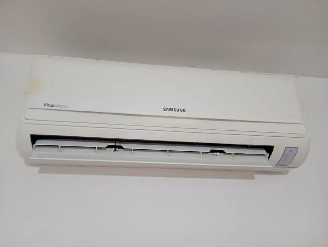 Ar condicionado Samsung vírus doctor 12.000 BTUs